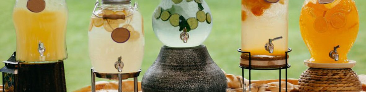 Limonada-y-refrescos-boda-rincon-decorativo-verano-wedding-planner
